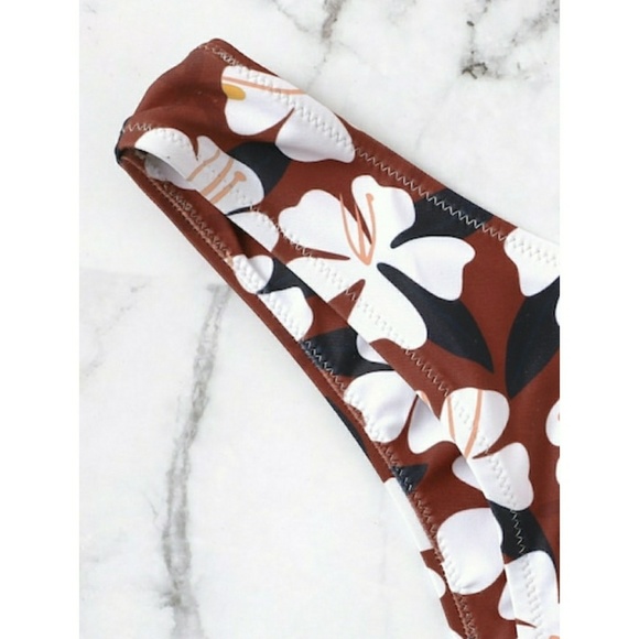 🌿VIVA | Bikini Set With Floral Bandeau & High Leg - Picture 4 of 8